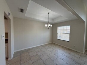 2720 Camelot Dr in Laredo, TX - Building Photo - Building Photo