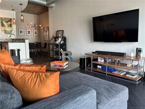 923 Peachtree St NE in Atlanta, GA - Building Photo - Building Photo
