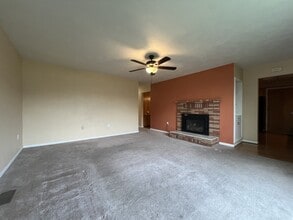 1345 SE Madison St in Albany, OR - Building Photo - Building Photo