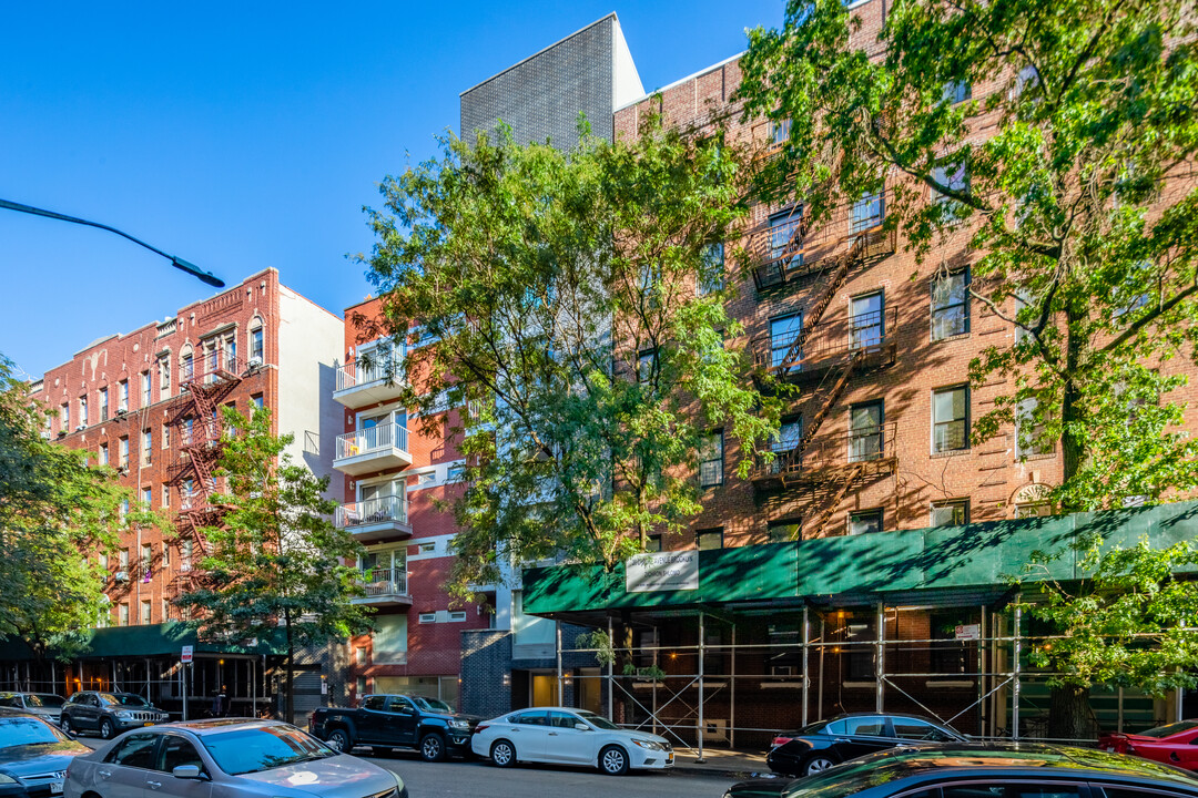 Alvora in Brooklyn, NY - Foto de edificio