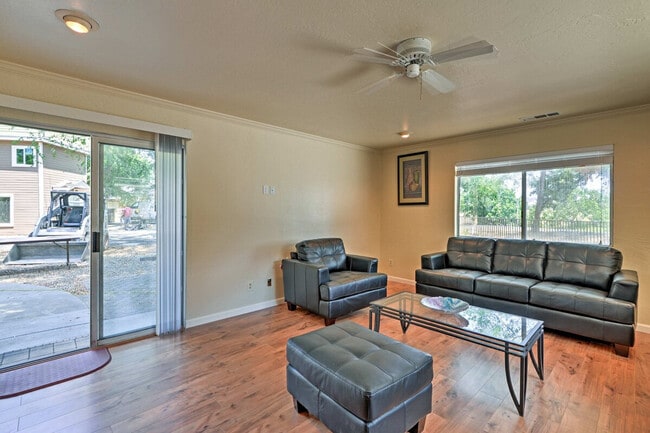 1280 Rucker Ave in Gilroy, CA - Building Photo - Building Photo