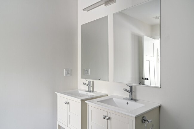 317 Belgrade Ave, Unit 403