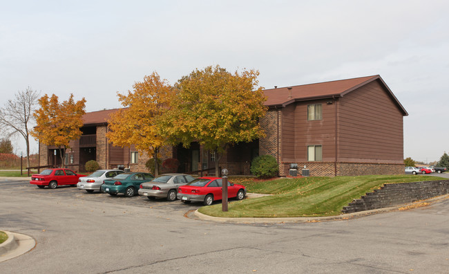 Maple Tree Village in Charlotte, MI - Foto de edificio - Building Photo