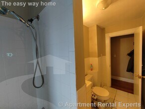 9 Medford St, Unit #2 in Medford, MA - Foto de edificio - Building Photo