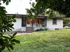 2805 NE 56th Ter in Gladstone, MO - Building Photo