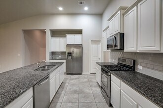 612 Winnsboro Cove in Round Rock, TX - Building Photo - Building Photo