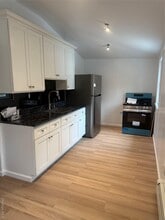 21 Continental Pl in Glen Cove, NY - Building Photo - Building Photo