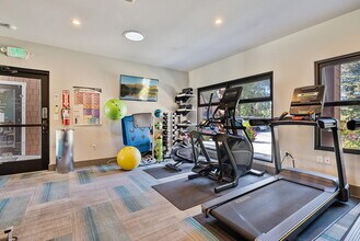 Summerhill Park in Sunnyvale, CA - Foto de edificio - Building Photo