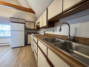 73 High St in South Portland, ME - Building Photo - Building Photo