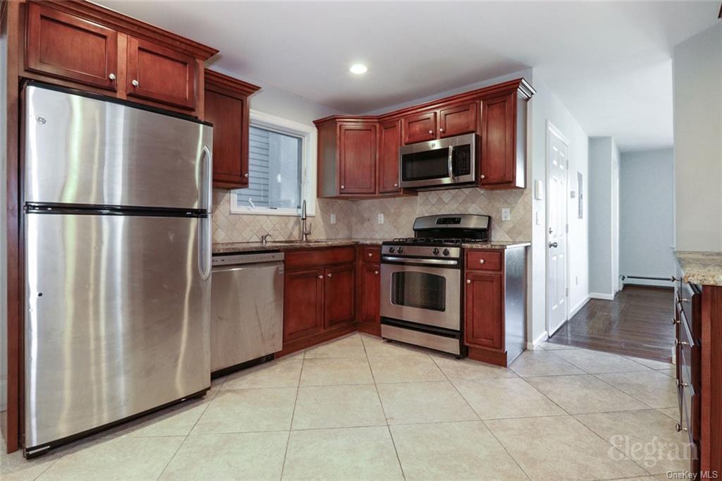 36 Devoe St in Dobbs Ferry, NY - Building Photo