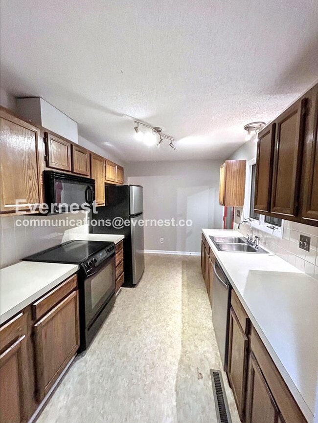 57 Carrisbrooke Ln in Winston-Salem, NC - Building Photo - Building Photo