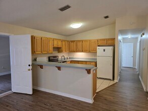 601 SW Naha St in Keystone Heights, FL - Building Photo - Building Photo