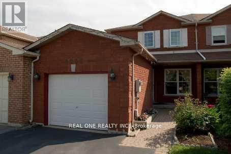 1235 Blackburn Dr in Oakville, ON - Building Photo