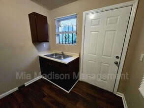 250 Ferrill St in Savannah, GA - Building Photo - Building Photo