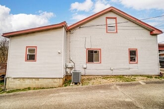 29 N Main St in Walton, KY - Building Photo - Building Photo