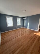 8 Brentwood St, Unit 2 in Boston, MA - Foto de edificio - Building Photo