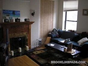 1801 Beacon St, Unit 5 in Brookline, MA - Building Photo - Building Photo