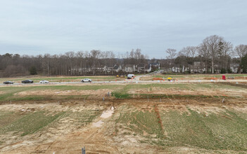 Aberdeen Apartments in Charlotte, NC - Building Photo - Building Photo