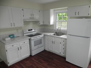 8 1/2 Girard St in Norwalk, CT - Building Photo - Building Photo