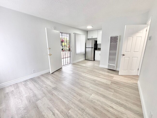 property at 4241 Van Horne Ave