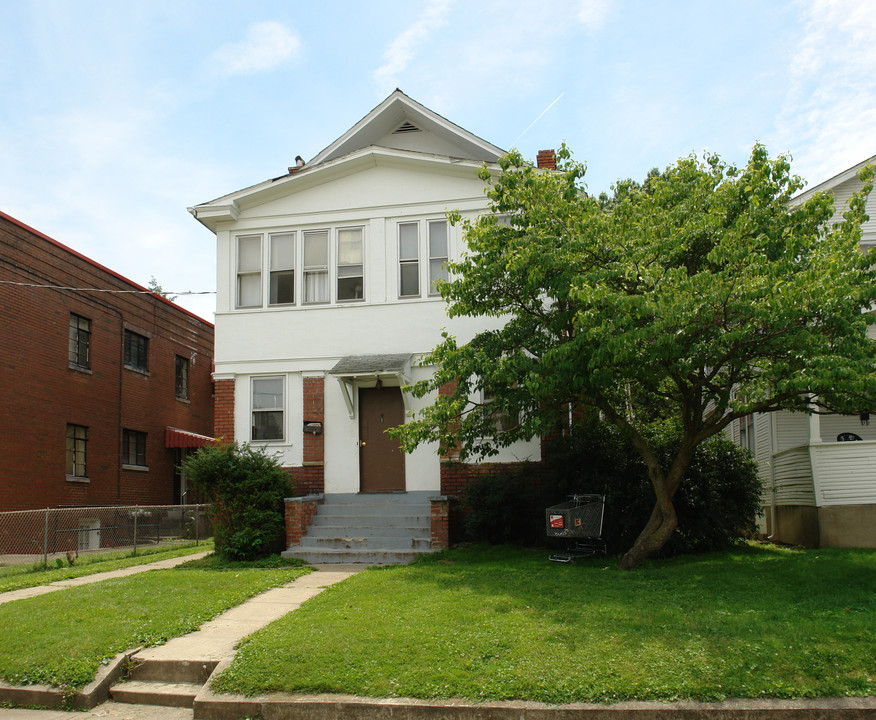 611 Grant St in Charleston, WV - Building Photo