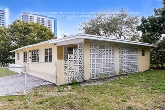 206 Cypress Dr in Lake Park, FL - Building Photo - Building Photo