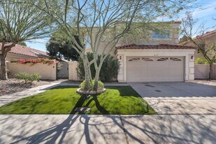 6719 W McRae Way in Glendale, AZ - Building Photo