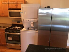 120 Gladstone St, Unit 2 in Boston, MA - Building Photo - Building Photo