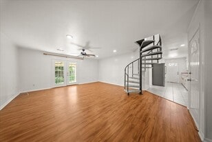 421 Forrest Ln in Corsicana, TX - Building Photo
