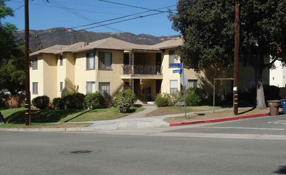 3831 Orangedale Ave in Montrose, CA - Foto de edificio