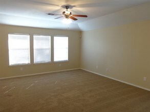 12016 Ringtail Dr in Fort Worth, TX - Foto de edificio - Building Photo