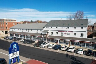 16 Manning St in Derry, NH - Building Photo