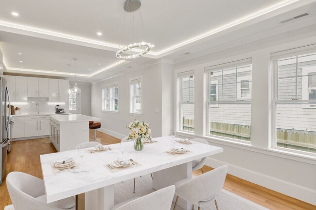 39 Standish St, Unit 39 in Boston, MA - Foto de edificio - Building Photo