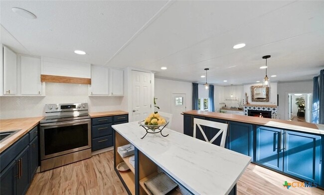 1219 Songbird Dr in Canyon Lake, TX - Building Photo - Building Photo