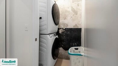 99 S Front St, Unit 303 in Memphis, TN - Foto de edificio - Building Photo