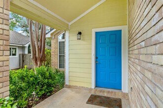 15905 De Peer Ave in Austin, TX - Building Photo - Building Photo