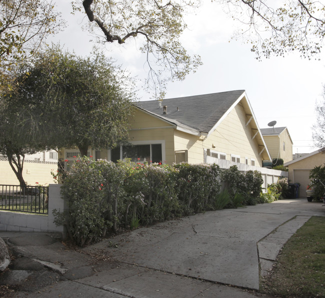 5724-5726 La Mirada Ave in Los Angeles, CA - Building Photo - Building Photo