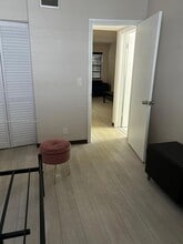 541 Blue Heron Dr in Hallandale Beach, FL - Building Photo - Building Photo