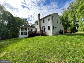 7808 Hill House Ct in Fairfax Station, VA - Building Photo - Building Photo