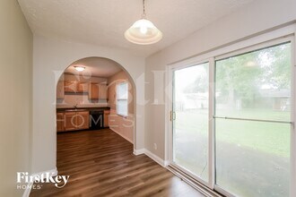 4931 Karen Dr in Lawrence, IN - Foto de edificio - Building Photo