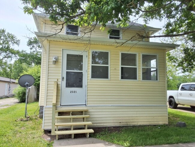 property at 2321 W Main St