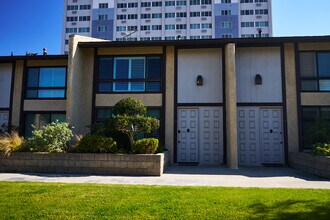 3520 Maricopa St in Torrance, CA - Building Photo - Building Photo
