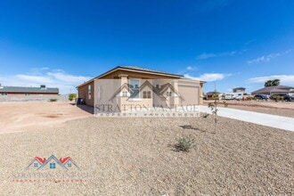 15491 S Patagonia Rd in Arizona City, AZ - Building Photo - Building Photo