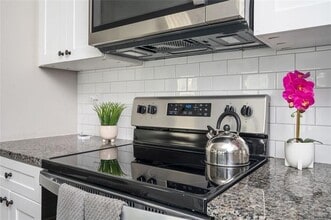 7126 Chara Ln SW in Atlanta, GA - Building Photo - Building Photo