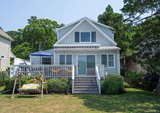35 Prospect Rd in Centerport, NY - Building Photo - Building Photo