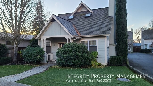 1607 SW I St in Grants Pass, OR - Building Photo - Building Photo