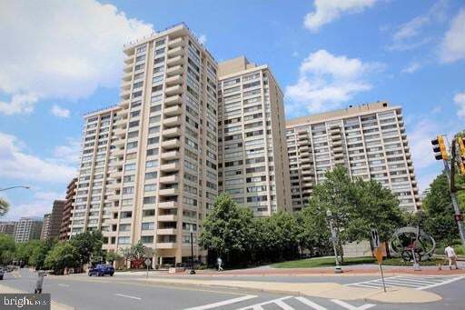 5500 Friendship Blvd in Chevy Chase, MD - Building Photo