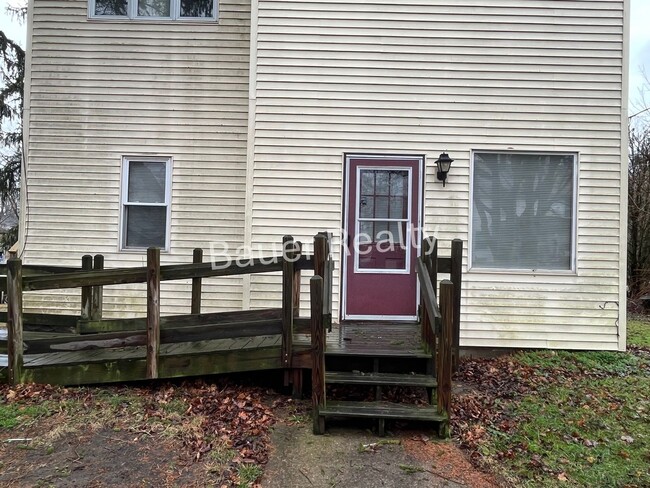 111 4th St in Willard, OH - Foto de edificio - Building Photo