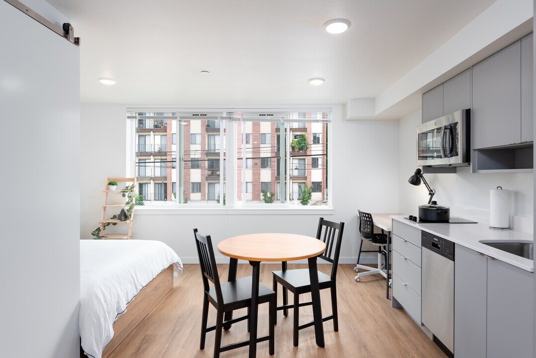 Thirty-One Apartments in Seattle, WA - Building Photo