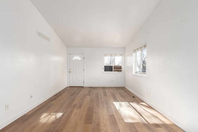 3249 N Madison St in Denver, CO - Building Photo - Building Photo